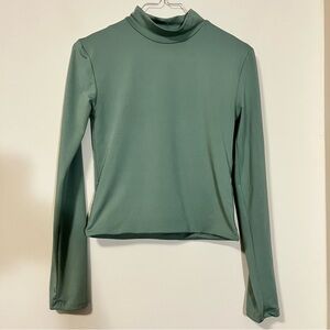SWS Contour Olive Green Top Size M